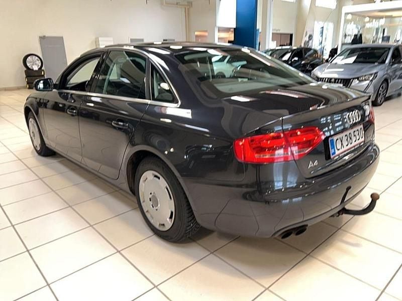 Gebraucht Audi A4 Attraction 120 PS (88 kW) 2010 Grau Limousine