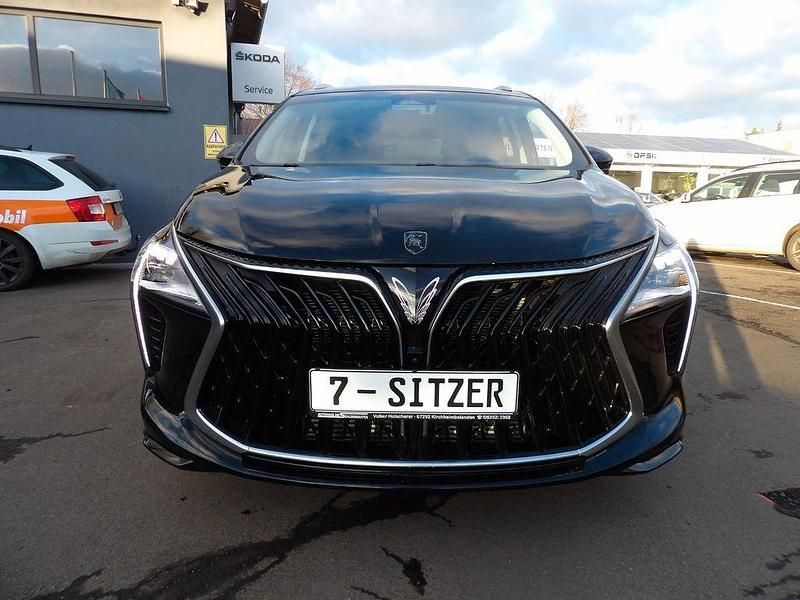 Gebraucht DFSK Forthing 4 177 PS (130 kW) 2024 Schwarzmetallic Van / Kleinbus