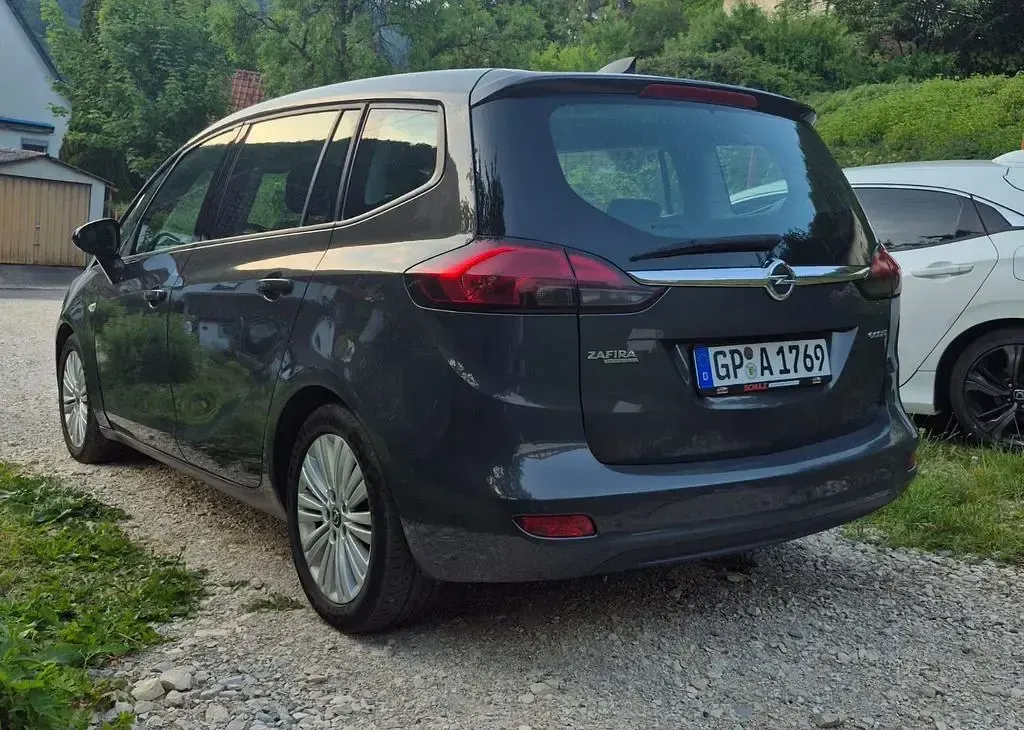 Gebraucht Opel Zafira Edition 140 PS (102 kW) 2016 Grau Van / Kleinbus