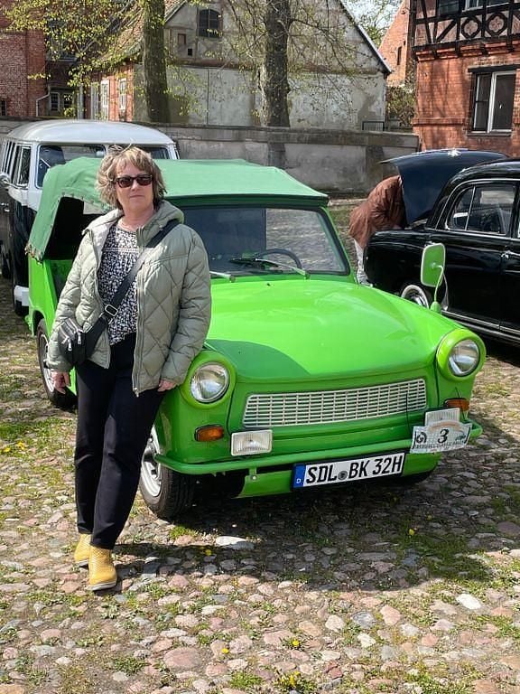 Grün Gebraucht 1986 Trabant 601 Cabrio | 12.900 € - Bild 1/4