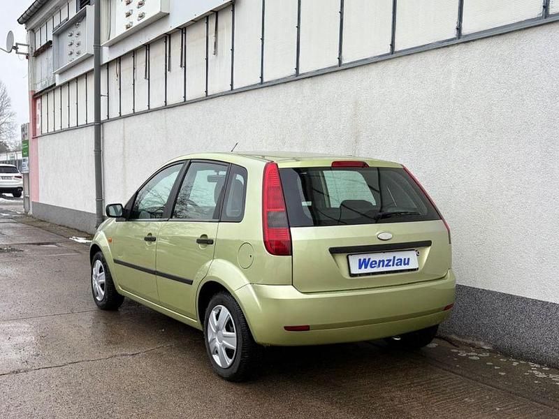 Gebraucht Ford Fiesta 69 PS (50 kW) 2005 Gelb Kleinwagen