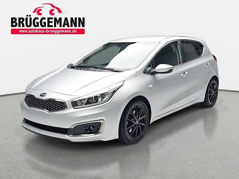 Silber Gebraucht 2017 Kia Ceed DREAM-TEAM Edition Limousine | 12.790 € (Fairer Preis) - Bild 1/4