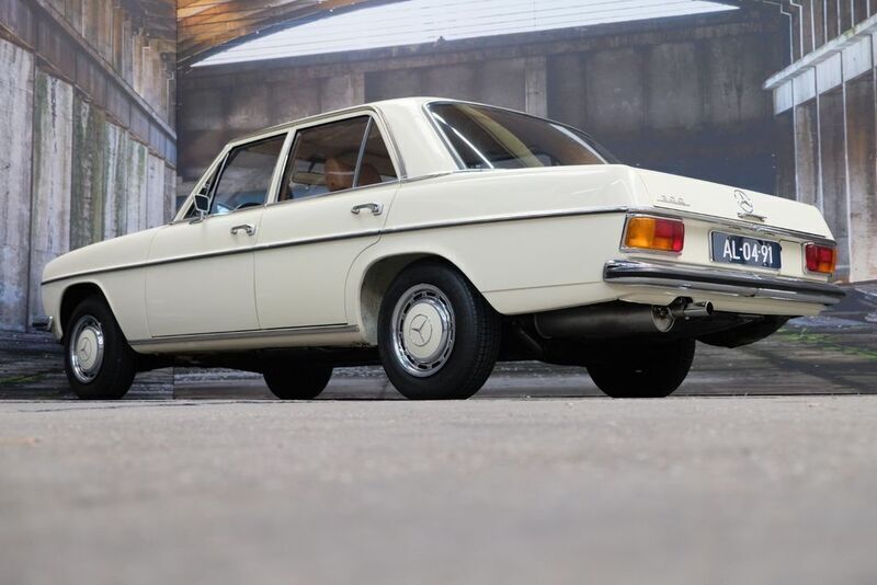 Gebraucht Mercedes 200/8 94 PS (69 kW) 1972 Weiß Limousine