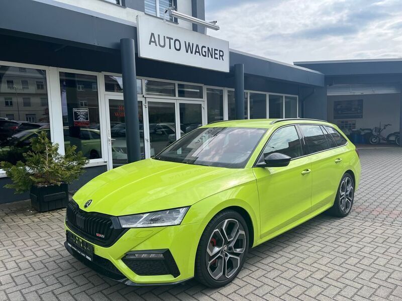 Mambagrün Gebraucht 2024 Skoda Octavia RS Kombi | 37.990 € (Fairer Preis) - Bild 1/4
