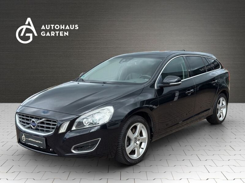 Schwarz Gebraucht 2010 Volvo V60 Summum Kombi | 5.950 € (Guter Preis) - Bild 1/4