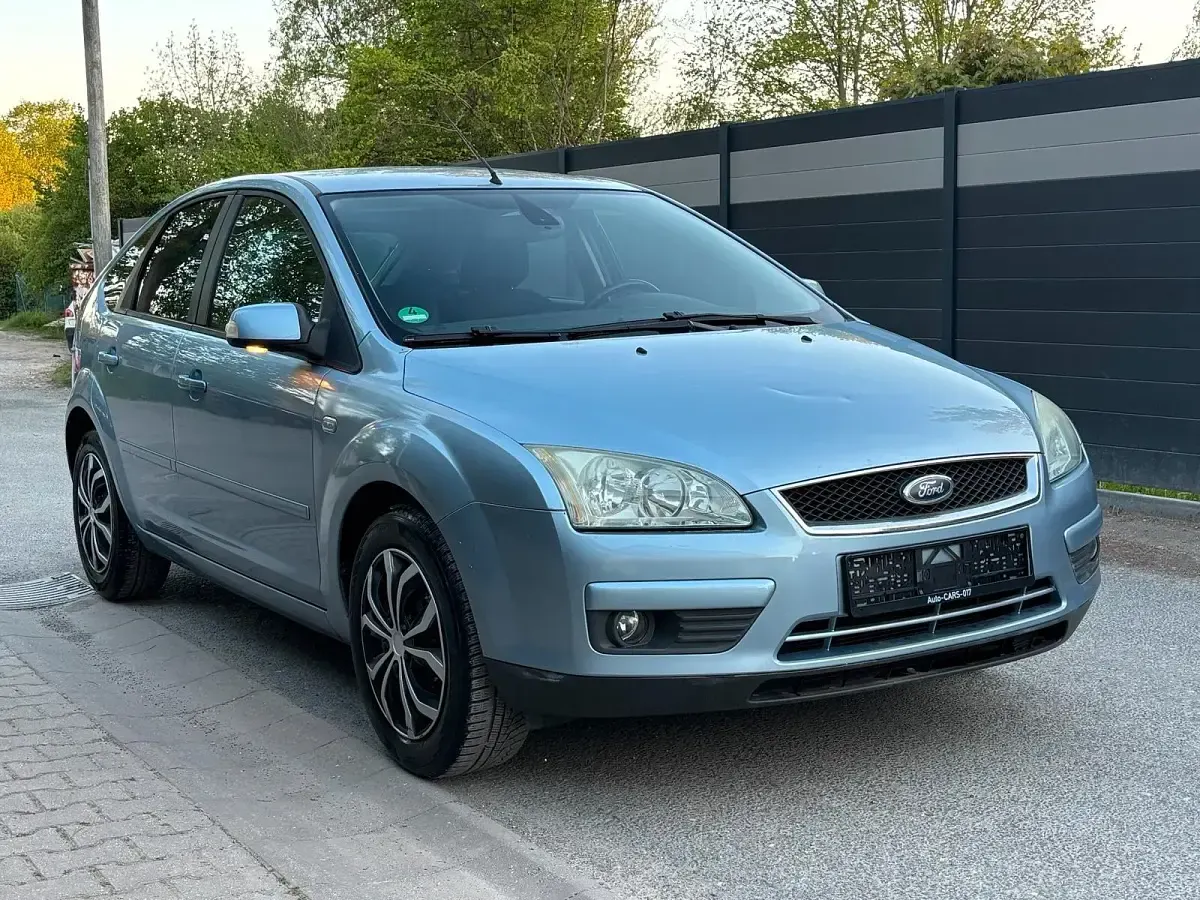 Second-hand Ford Focus 2007 Albastru Hatchback