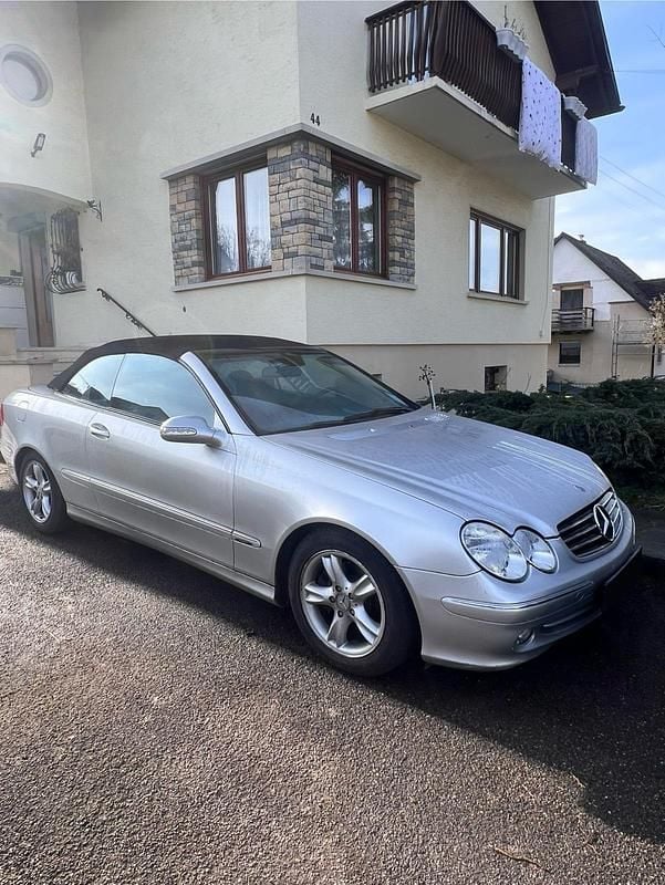Silber Gebraucht 2004 Mercedes CLK200 Cabrio | 9.700 € (Guter Preis) - Bild 1/4
