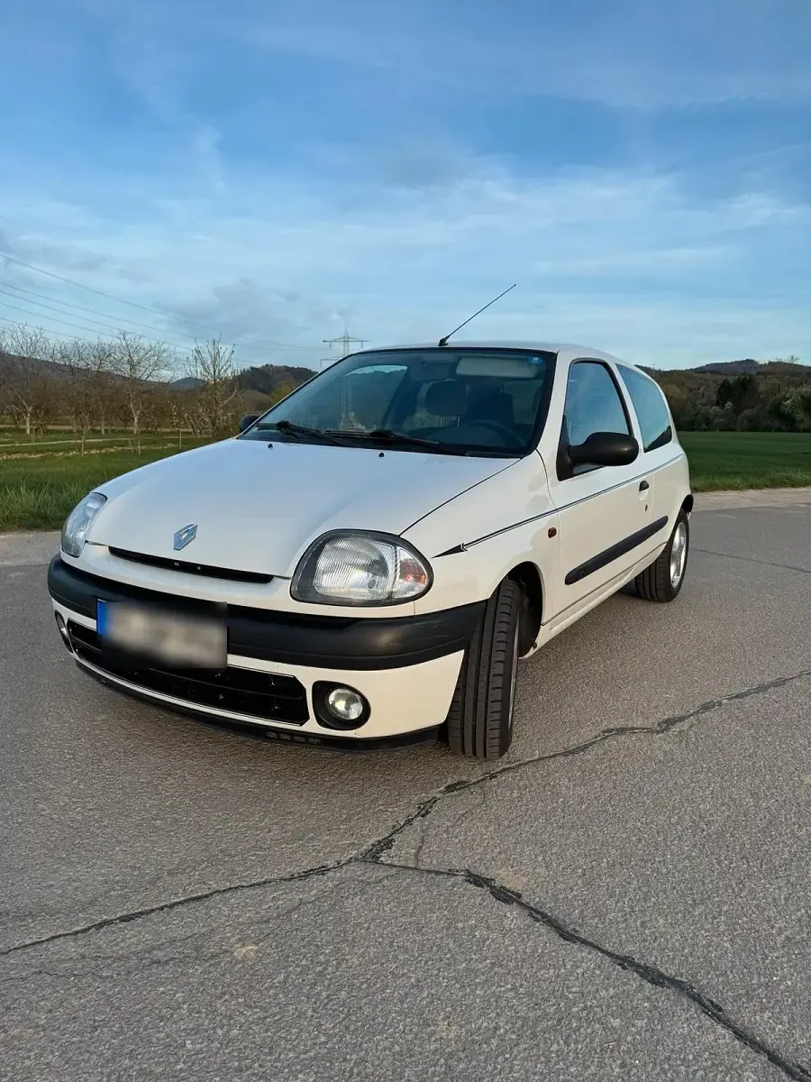 Gebraucht Renault Clio 75 PS (55 kW) 2000 Weiß Kleinwagen
