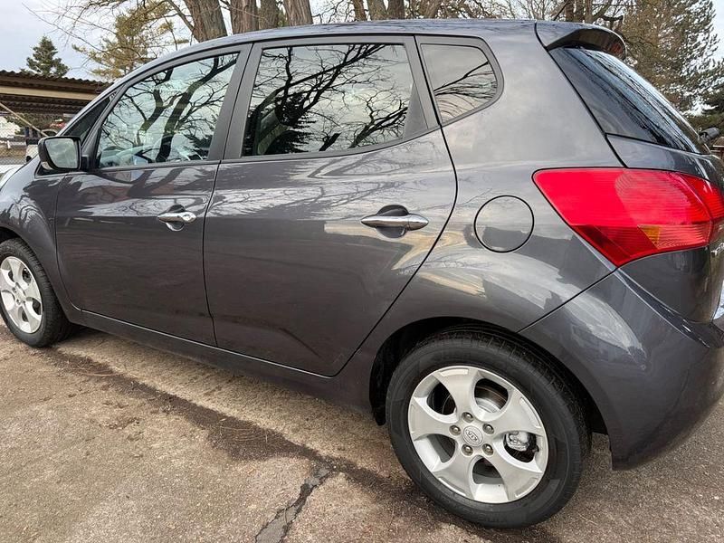 Gebraucht Kia Venga 125 PS (91 kW) 2014 Grau Kleinwagen