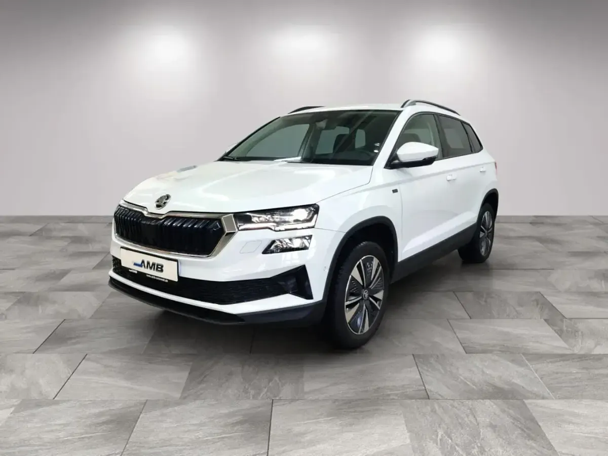 Używany Skoda Karoq Lounge 150 KM (110 kW) 2025 Biały SUV