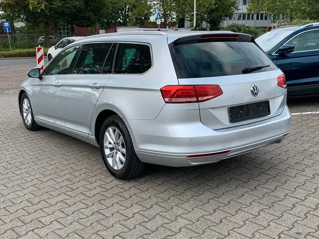 Gebraucht VW Passat Comfortline 150 PS (110 kW) 2017 Silber Kombi