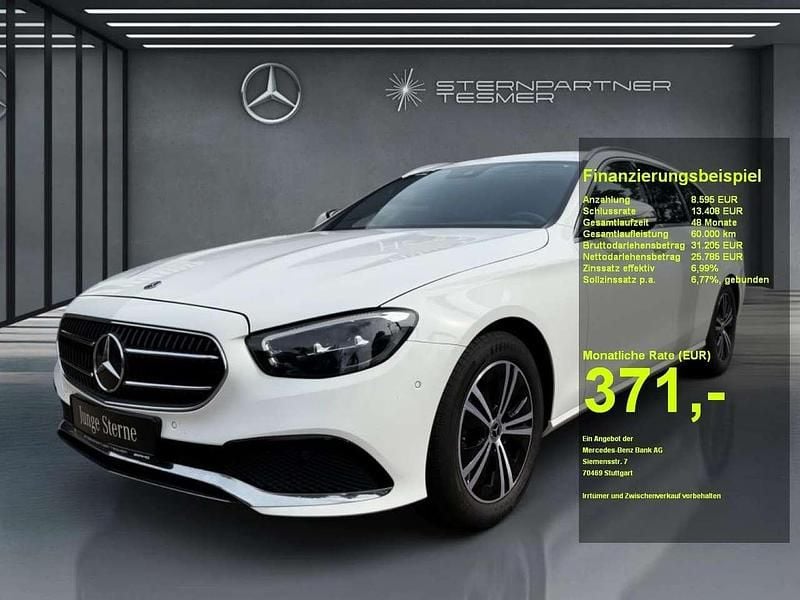 Weiß Gebraucht 2022 Mercedes E220 Avantgarde Limousine | 32.790 € (Guter Preis) - Bild 1/3