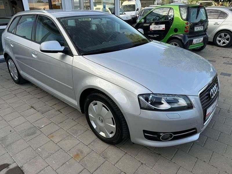 Gebraucht Audi A3 Attraction 105 PS (77 kW) 2012 Silber Kleinwagen