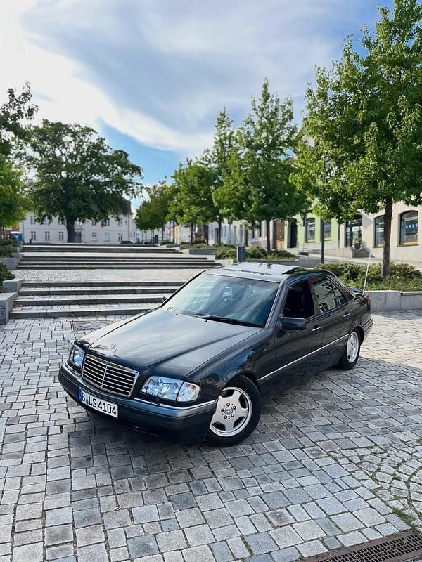 Schwarz Gebraucht 1996 Mercedes C280 Elegance Limousine | 6.000 € - Bild 1/4
