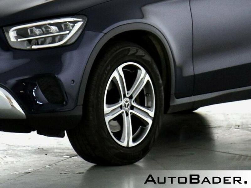 Gebraucht Mercedes GLC220 Exclusive 194 PS (142 kW) 2022 890 cavansitblau (metallic) SUV