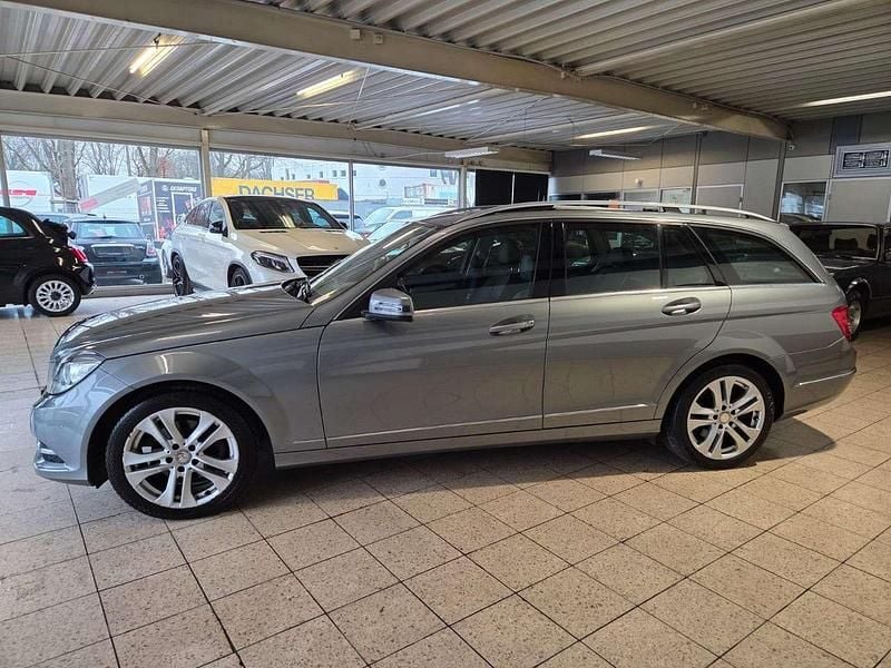 Gebraucht Mercedes C220 Avantgarde 170 PS (125 kW) 2012 Palladiumsilber  metalliclack Kombi