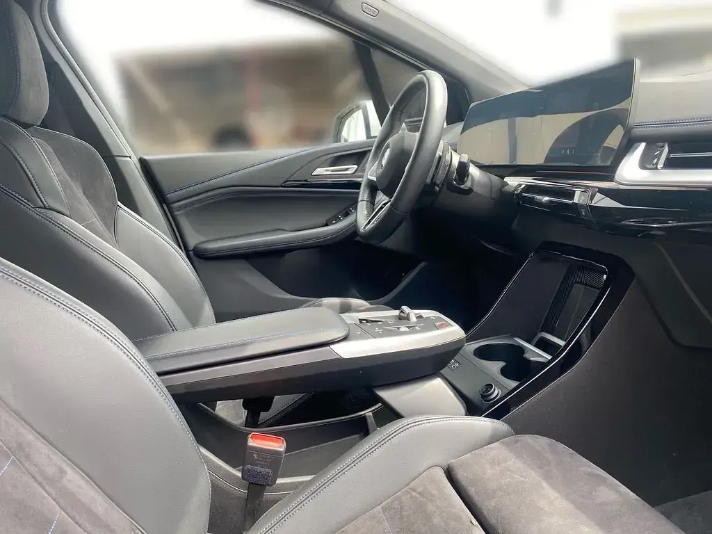 Gebraucht BMW 218 Active Tourer M Sport 136 PS (100 kW) 2025 Weiß Van / Kleinbus