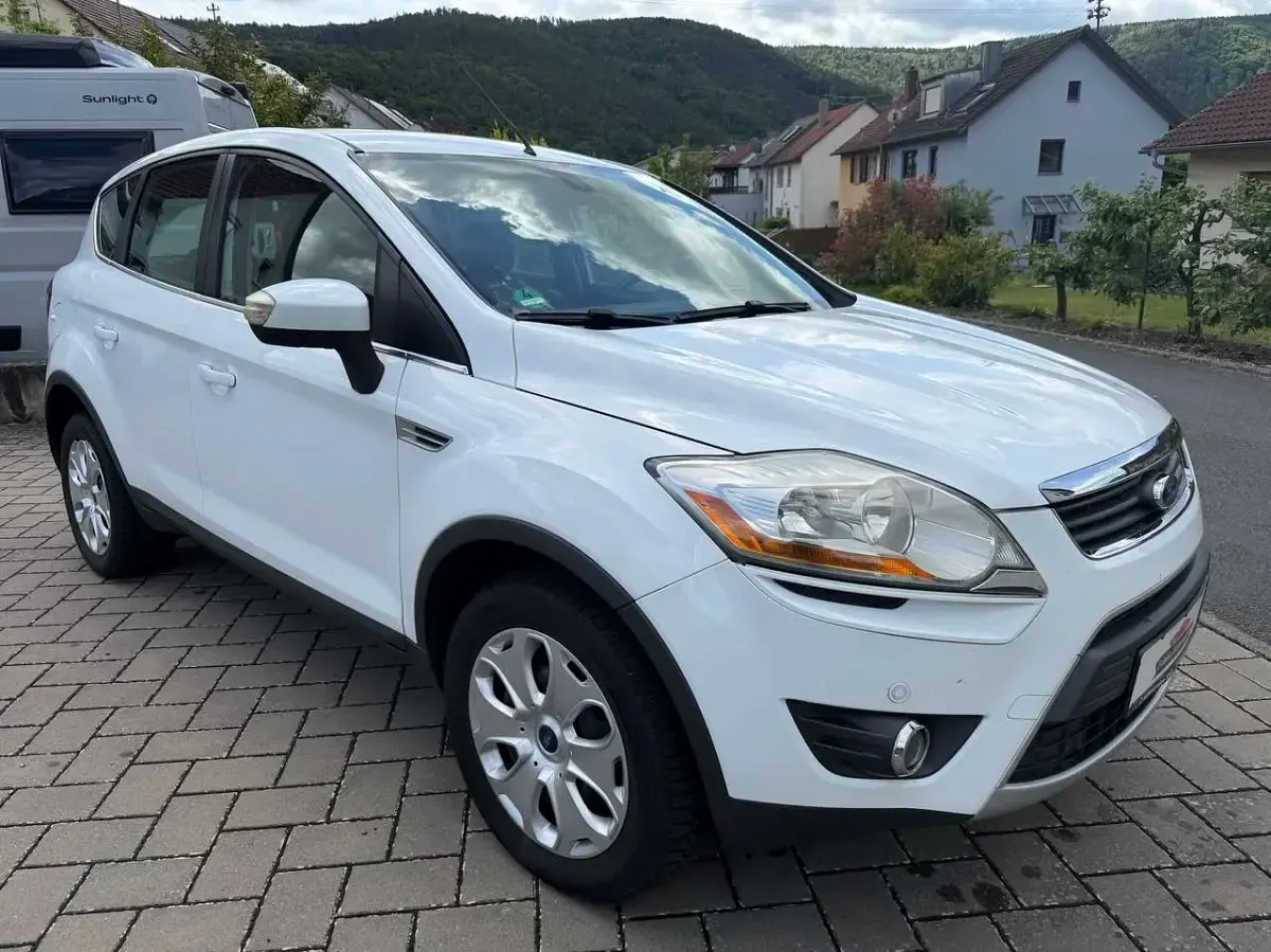 Używany Ford Kuga Trend 136 KM (100 kW) 2009 Biały SUV