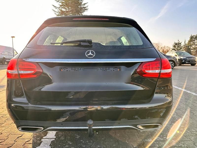 Gebraucht Mercedes C180 Exclusive 156 PS (114 kW) 2016 Schwarz Kombi