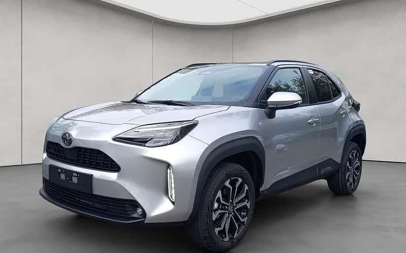 Silber Neu 2025 Toyota Yaris Hybrid SUV | 28.690 € (Guter Preis) - Bild 1/4