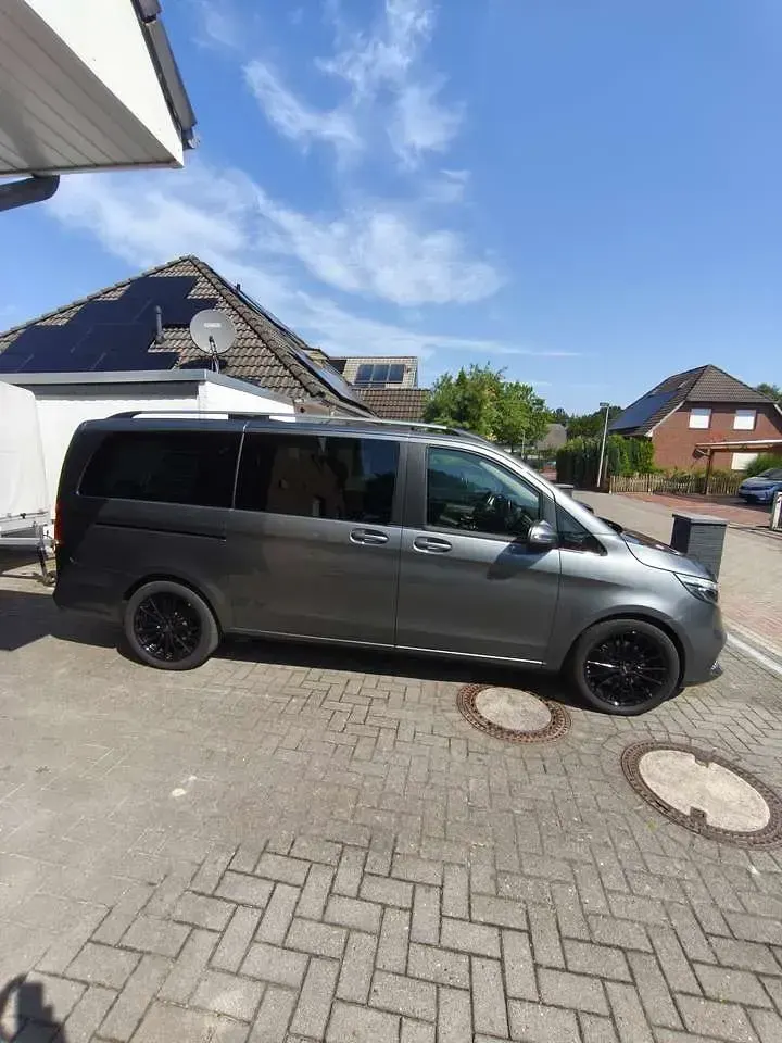 Gebraucht Mercedes V250 AMG Edition 1 190 PS (139 kW) 2020 Grau Van / Kleinbus