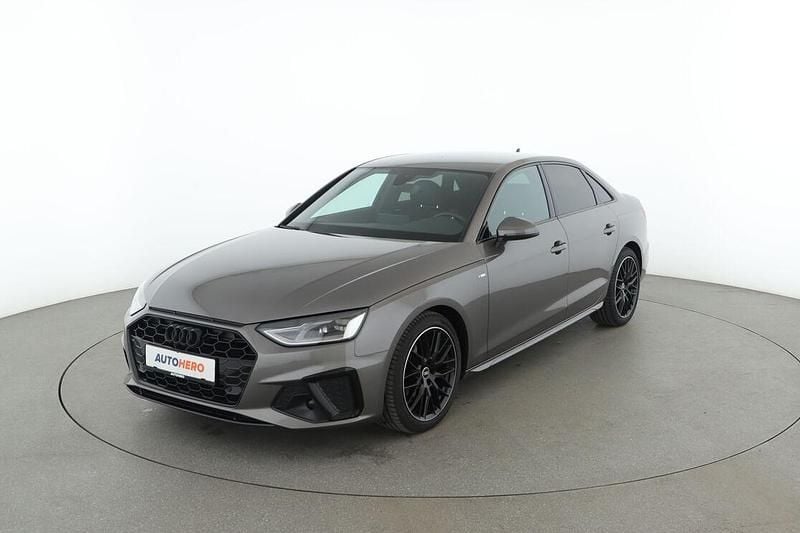 Grau Gebraucht 2021 Audi A4 S-Line Limousine | 29.220 € (Superpreis) - Bild 1/3