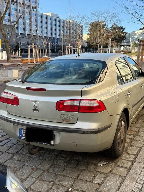 Gebraucht Renault Laguna II 120 PS (88 kW) 2001 Gold Limousine