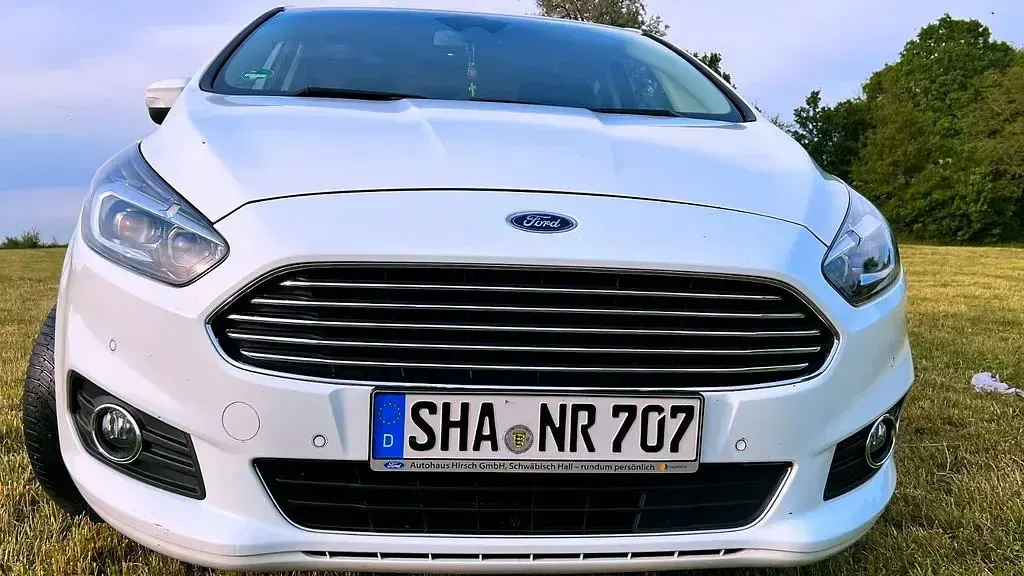 Gebraucht Ford S-MAX Titanium 150 PS (110 kW) 2017 Weiß Van / Kleinbus