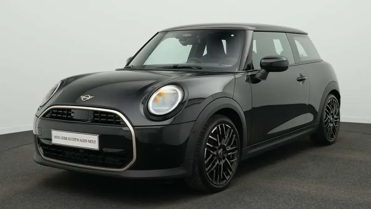 Usado Mini Cooper Favoured 156 HP (114 kW) 2024 Preto Citadino