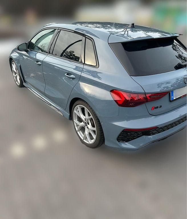 Gebraucht Audi RS3 Ambiente 400 PS (294 kW) 2023 Grau Limousine