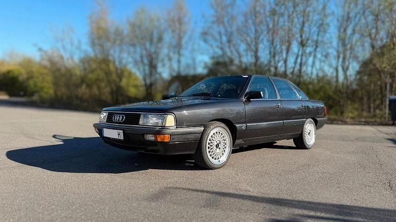 Second-hand Audi 200 Performance 165 CP (121 kW) 1989 Negru Berlinǎ