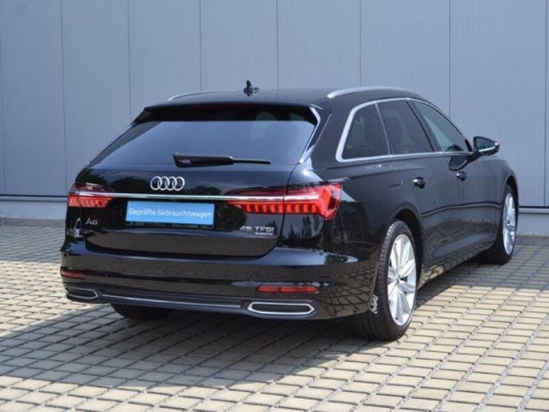 Gebraucht Audi A6 Sport 245 PS (180 kW) 2019 Mythosschwarz metallic (metallic) Kombi