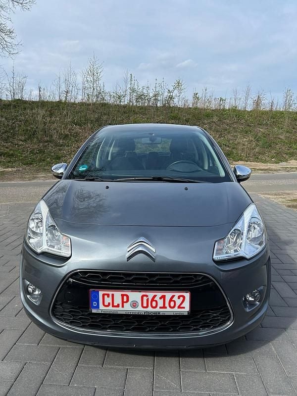 Gebraucht Citroën C3 SELECTION 95 PS (69 kW) 2012 Grau Limousine