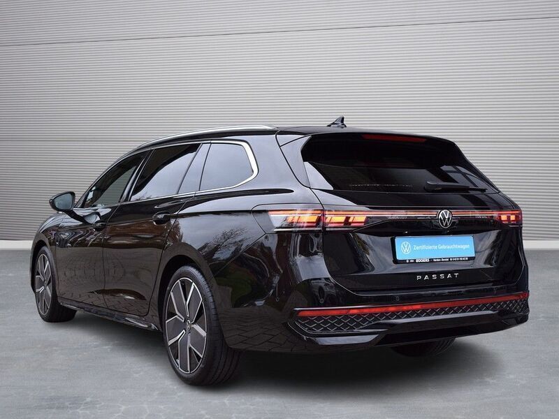 Gebraucht VW Passat R-line 150 PS (110 kW) 2024 Andere farbe Kombi