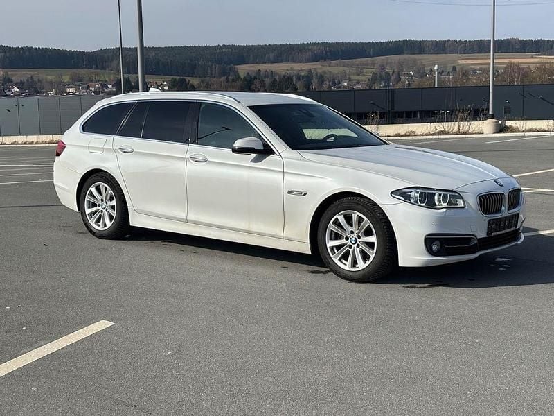 Gebraucht BMW 520 Sport Line 190 PS (139 kW) 2017 Weiß Limousine