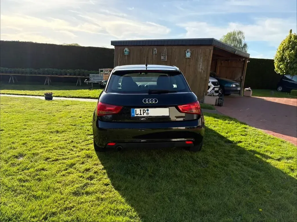 Gebraucht Audi A1 Attraction 86 PS (63 kW) 2011 Schwarz Kleinwagen