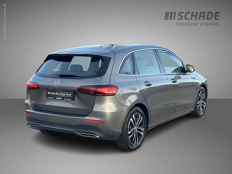 Gebraucht Mercedes B180 Progressive 136 PS (100 kW) 2024 Grau Van / Kleinbus