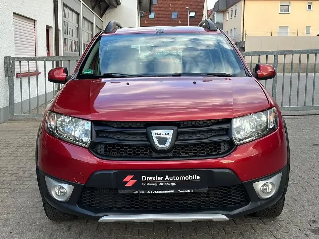 Gebraucht Dacia Sandero Stepway 90 PS (66 kW) 2013 Rot Limousine