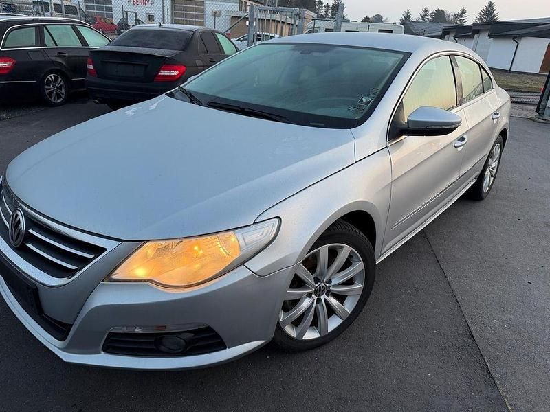 Gebraucht VW Passat Basis 140 PS (102 kW) 2011 Silber Limousine