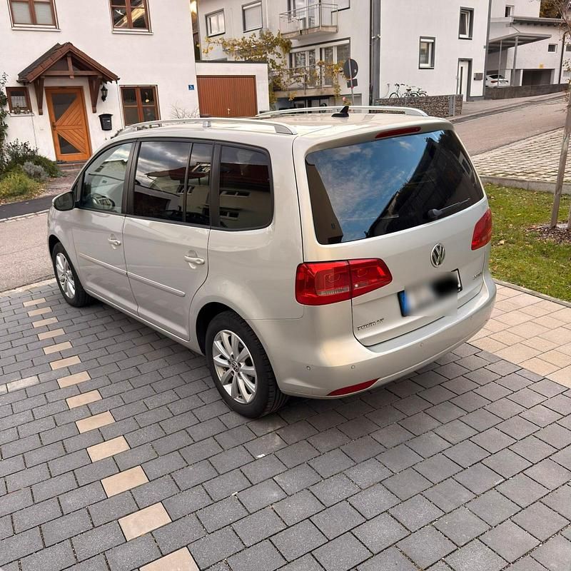 Gebraucht VW Touran 140 PS (102 kW) 2011 Silber Van / Kleinbus