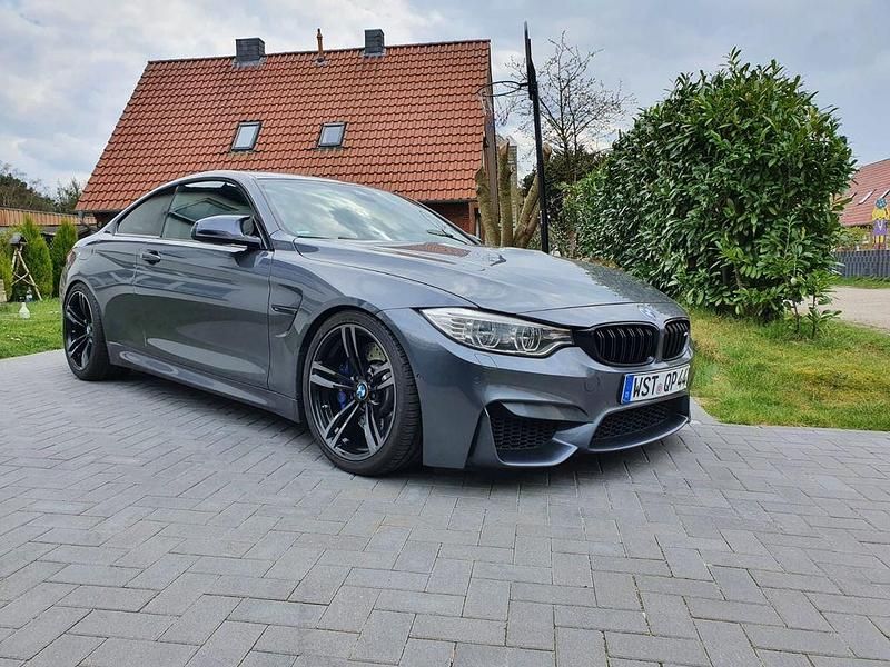 Grau Gebraucht 2016 BMW M4 M Performance Coupé | 44.000 € (Teuer) - Bild 1/4