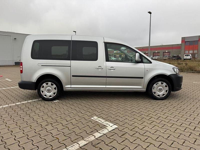 Gebraucht VW Caddy Maxi Trendline 140 PS (102 kW) 2013 Silber Van / Kleinbus