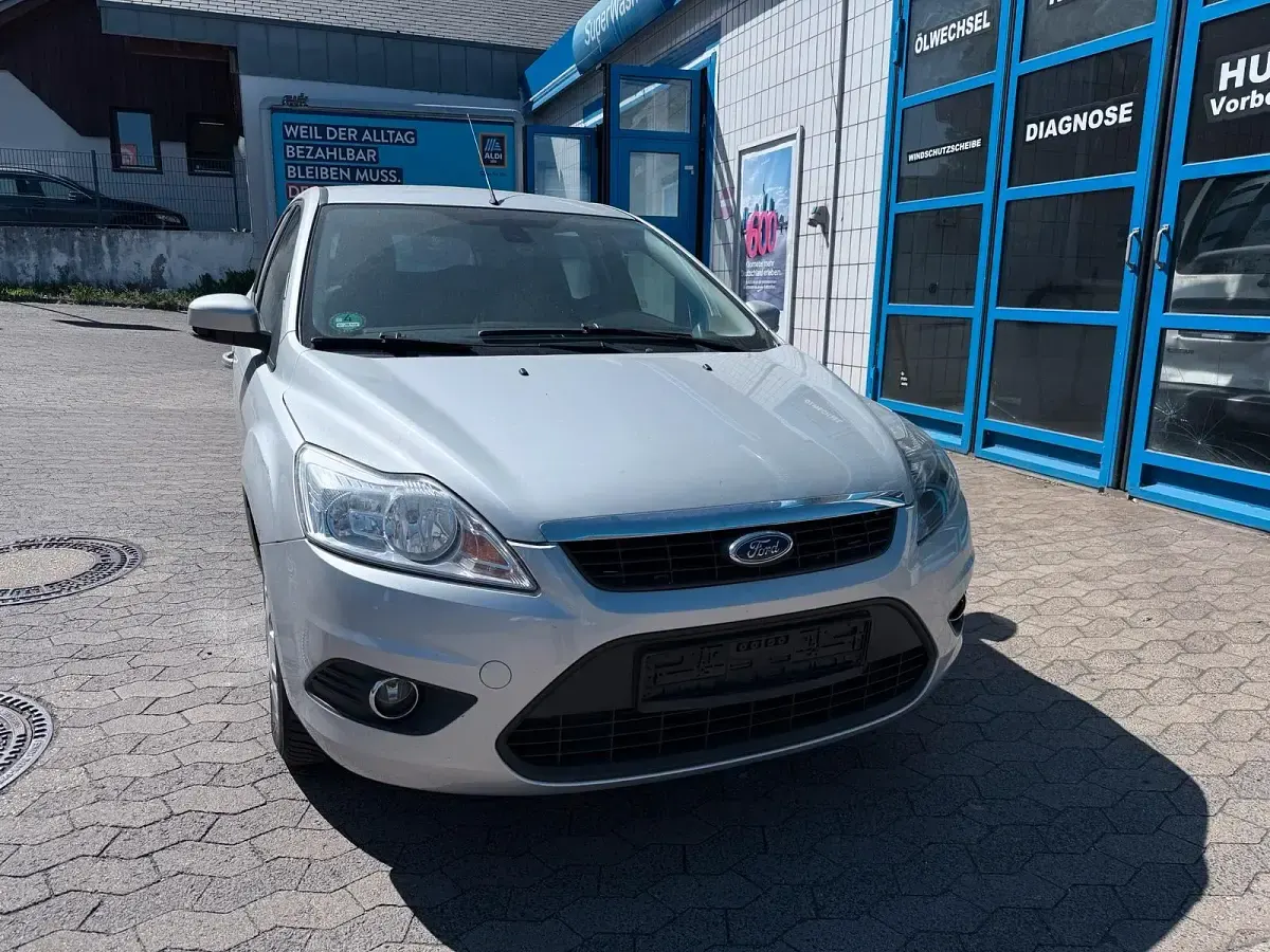 Używany Ford Focus Style 109 KM (80 kW) 2010 Srebrny Kombi