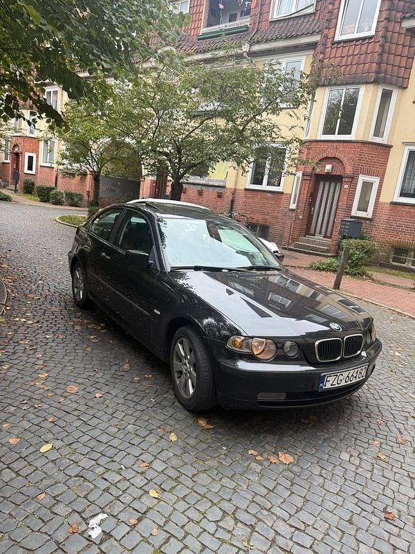 Schwarz Gebraucht 2003 BMW 316 Compact Kleinwagen | 1.100 € (Guter Preis) - Bild 1/4