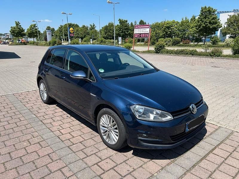 Blau Gebraucht 2014 VW Golf Cup Limousine | 10.100 € (Guter Preis) - Bild 1/4
