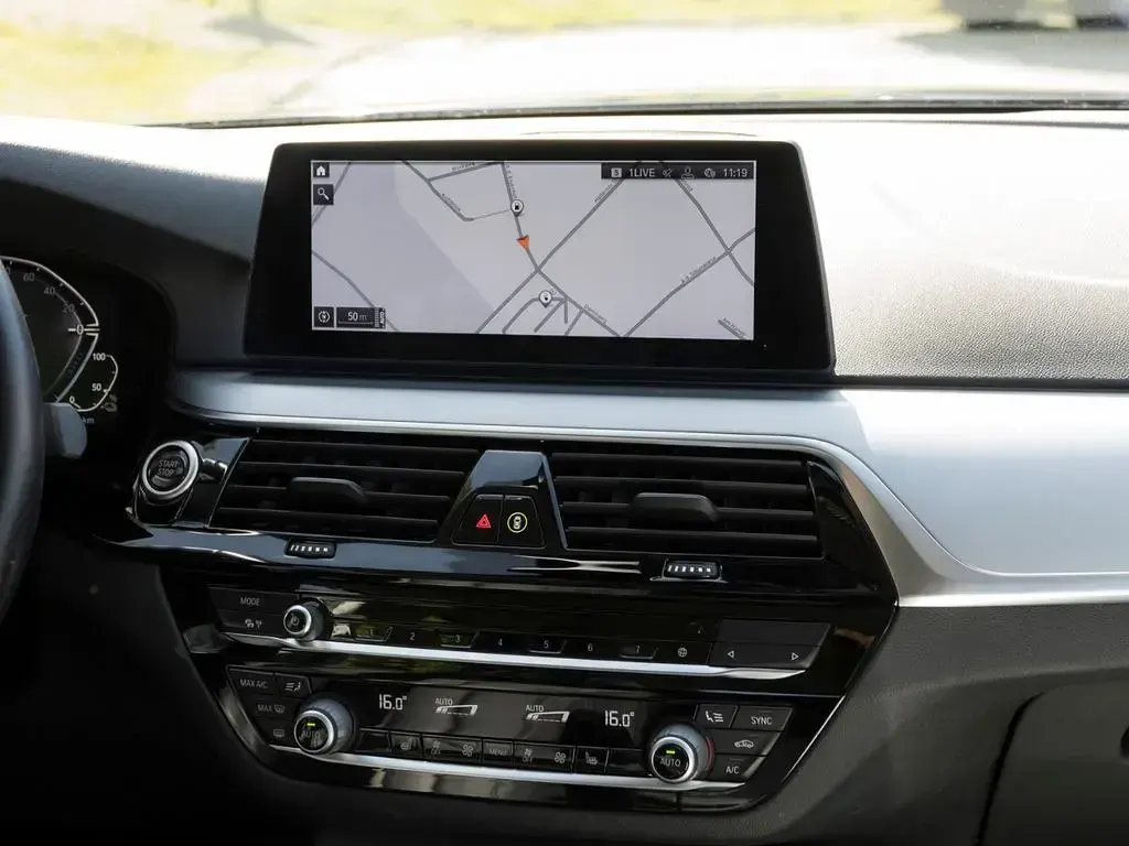 Second-hand BMW 530e iPerformance 252 CP (185 kW) 2020 Negru Berlinǎ