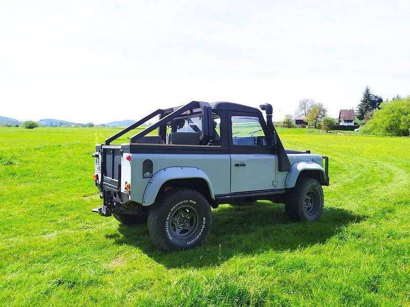 Gebraucht Land Rover Defender 122 PS (89 kW) 2002 Schwarz Kombi