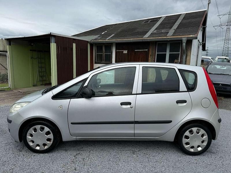 Gebraucht Mitsubishi Colt Inform 75 PS (55 kW) 2004 Silber Limousine