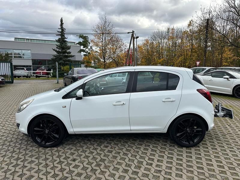 Gebraucht Opel Corsa Edition 87 PS (63 kW) 2010 Weiß Kleinwagen