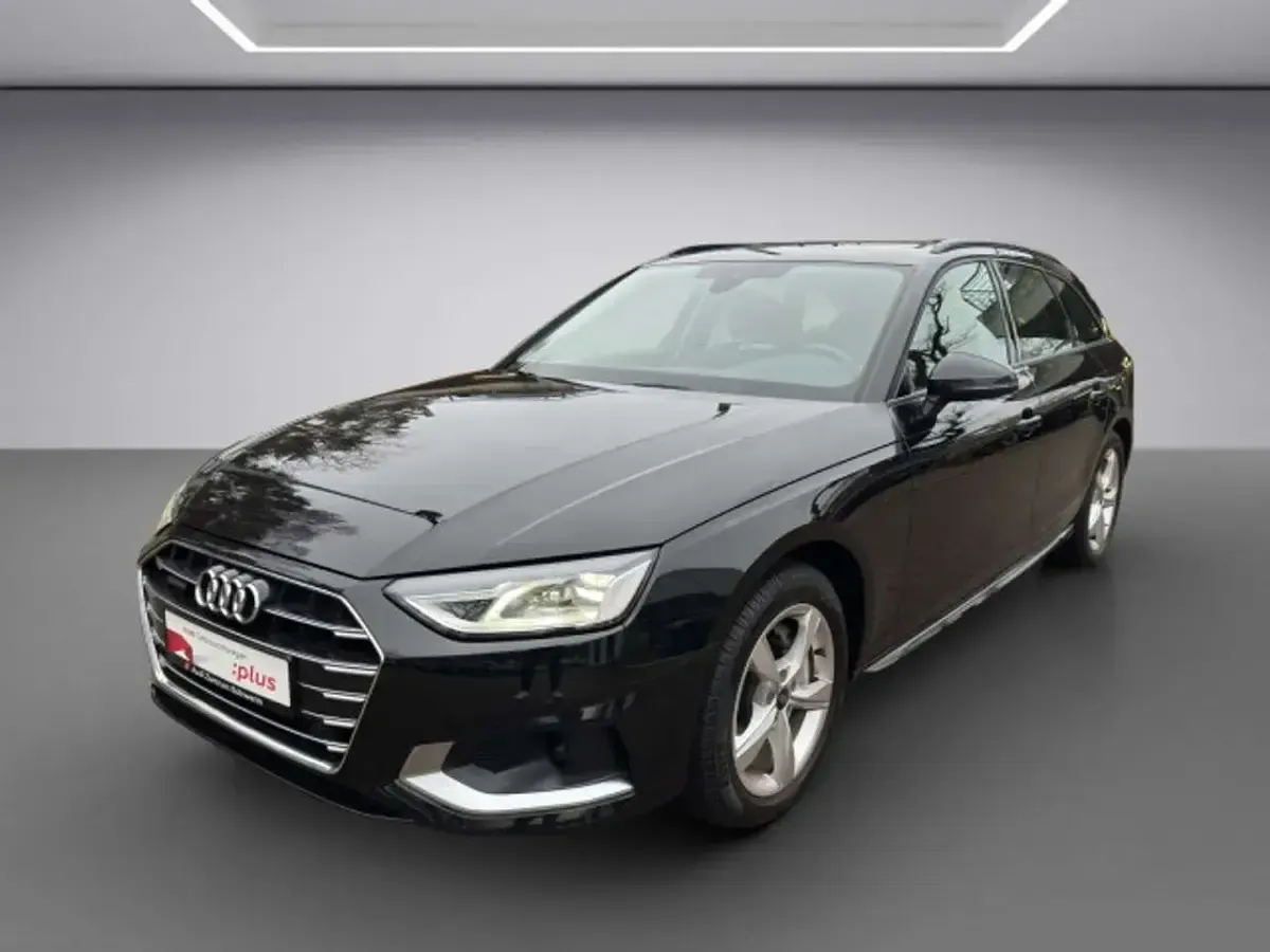 Używany Audi A4 Advanced 204 KM (150 kW) 2022 Czarny Kombi